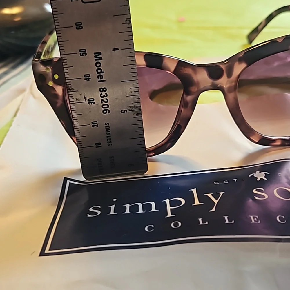 Simply Southern Sunglasses and Blu light filtering glasses - Picture 5 of 7